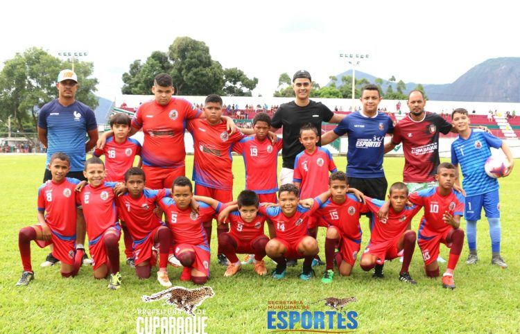 CUPARAQUE: Realiza jogo entre Máster, amigos do Ceará x seleção de Cuparaque e Aldeia,