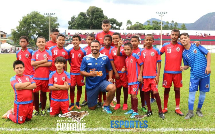 CUPARAQUE: Realiza jogo entre Máster, amigos do Ceará x seleção de Cuparaque e Aldeia,