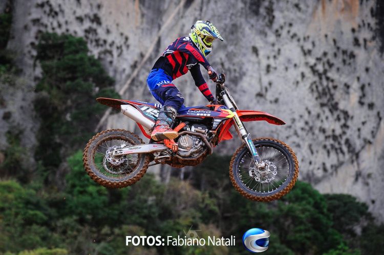 ITABIRINHA: Piloto capixaba quue sofreu acidente em competição de motocross em Itabirinha era filho único