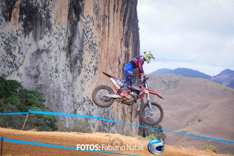 ITABIRINHA: Piloto capixaba quue sofreu acidente em competição de motocross em Itabirinha era filho único