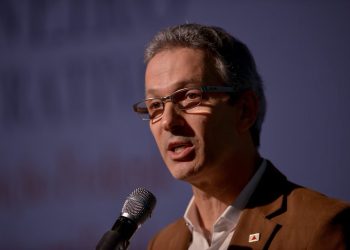 POLÍTICA: Servidores criticam Zema por rombo de R$ 11,3 bilhões Governo Pífio